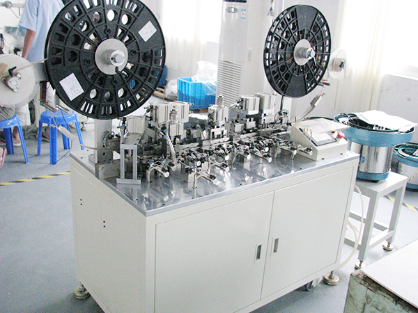 HDMI自動插針機